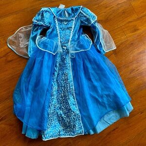 Girls Elsa Anna dress size 5/6